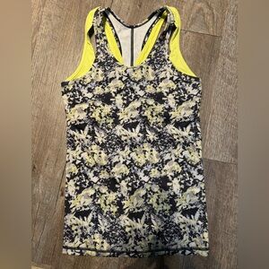 Lululemon Tank, size 4